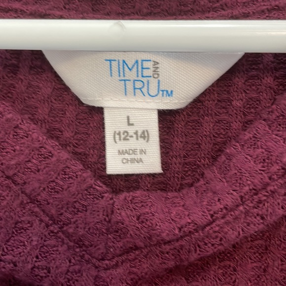 Time And Tru large 12-14 Burgundy v neck shirt blouse - Picture 6 of 9